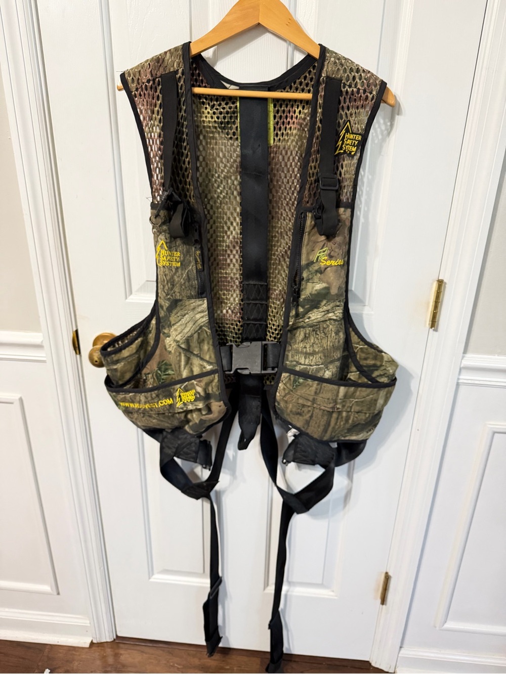 Hunter Safety System RealTree Camo Harness L/XL 300Lb Capacity Mossy Oak